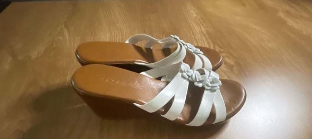 Toscanella White Strappy Floral Wedge Mules - Picture 3 of 5
